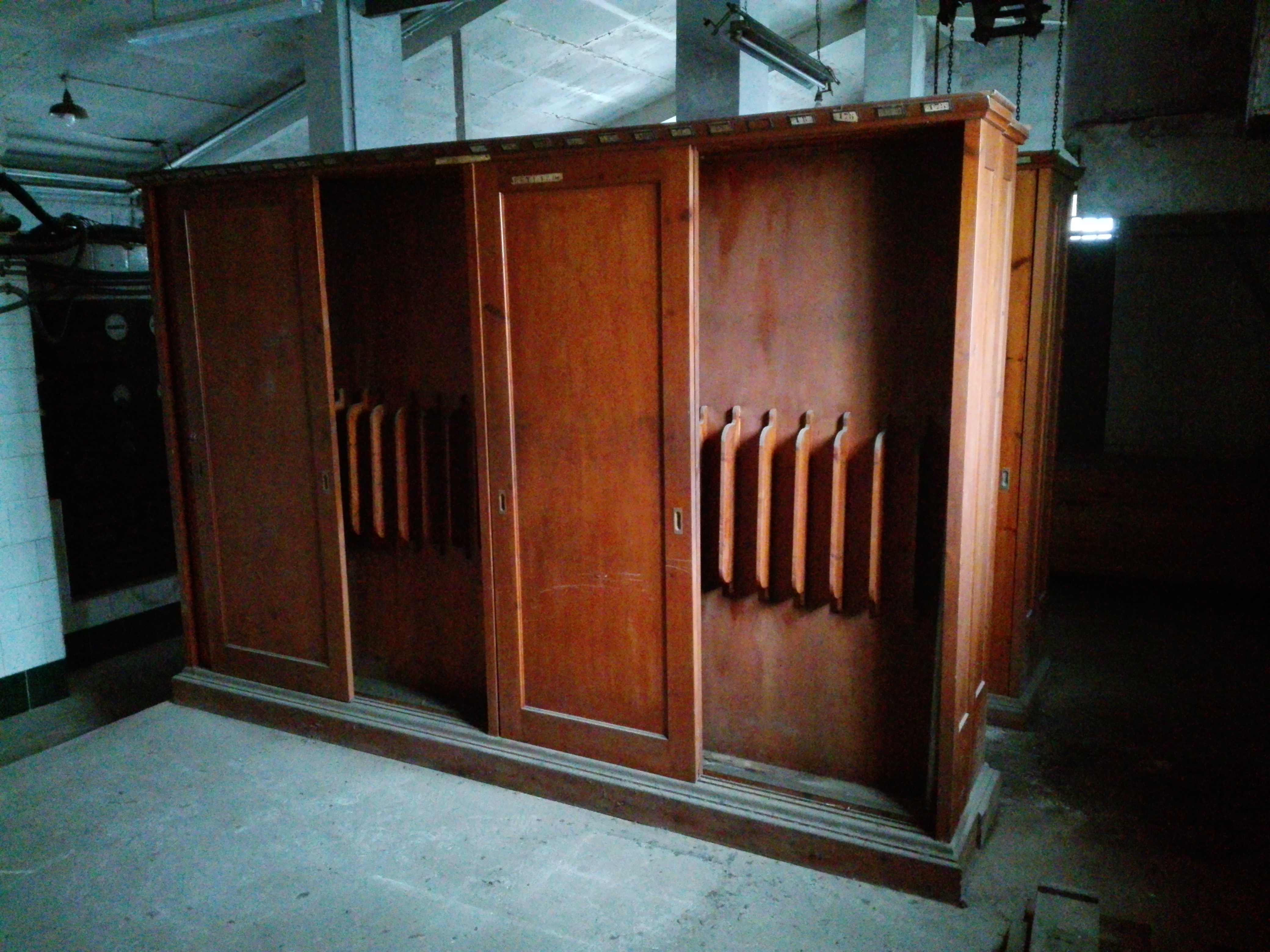 armario taller puerta corredera madera 210x309x27_7 4u